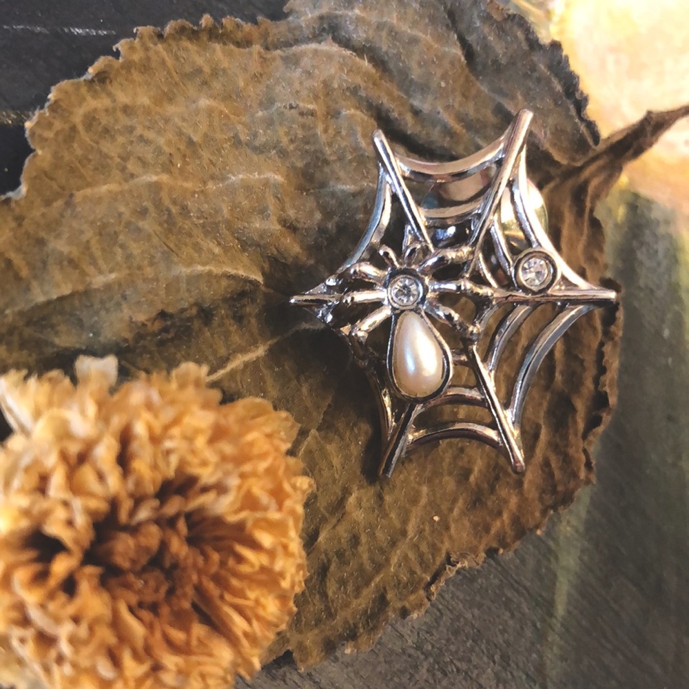 Vintage Avon Spider Pin
